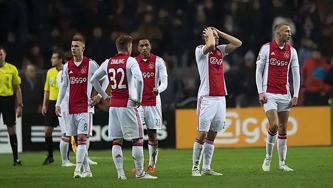 突出表现不 突出表现不