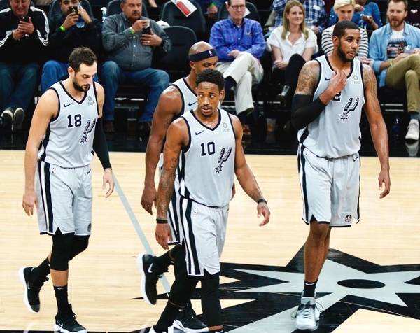 配合外套肩 配合外套肩